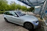 BMW Silber Metallic 330i T Reihen-6Z Direk... - BMW: Reihe