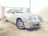Jaguar S-Type V8 KLIMAA. VOLLLEDER TEMPOMAT SITZ.H PDC - gebrauchte Jaguar S-Type aus dem Jahr 1999
