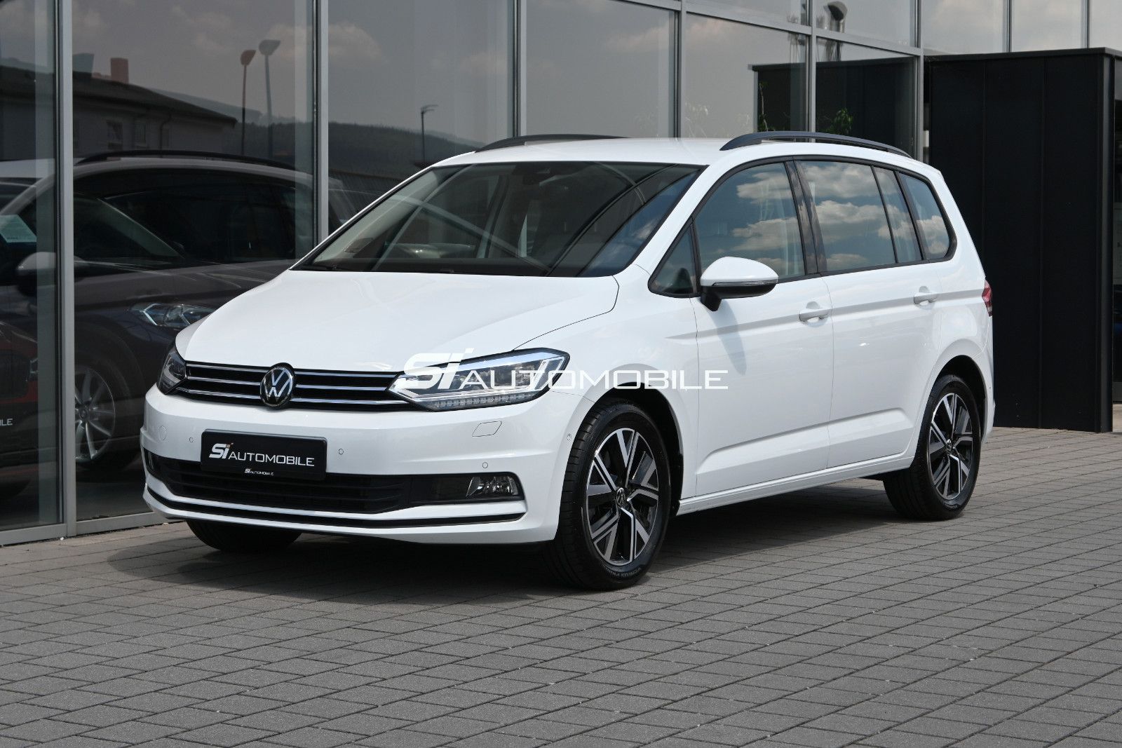 Fahrzeugabbildung Volkswagen Touran 2.0 TDI DSG °ACC°AHK°DYNAUDIO°7-SI°STHZ°