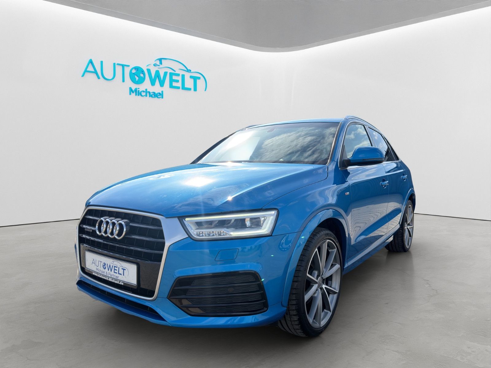 AUDI Q3 2.0 TDI quattro S-Line Aut.LED BOSE NAV AHK
