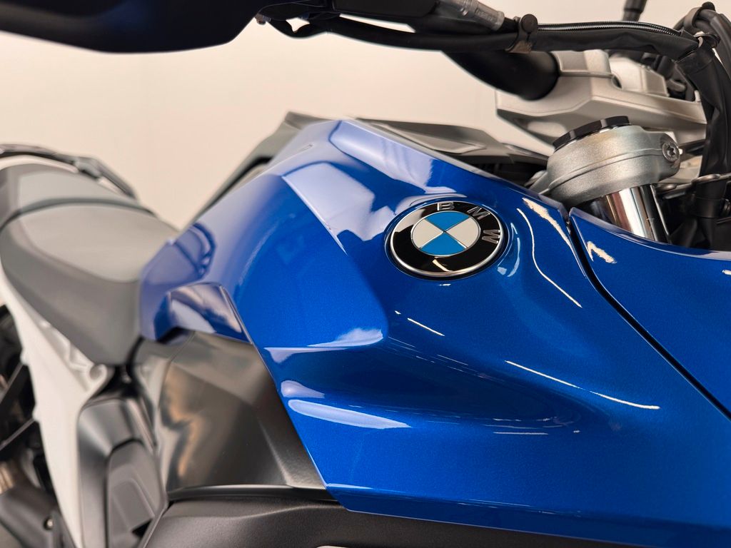 Fahrzeugabbildung BMW R1300 GS *SCHMIEDERÄDER *ADAPT. FAHRWERK