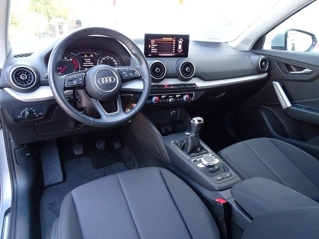 Q2 30 TFSI advanced / Komfort-Paket Plus