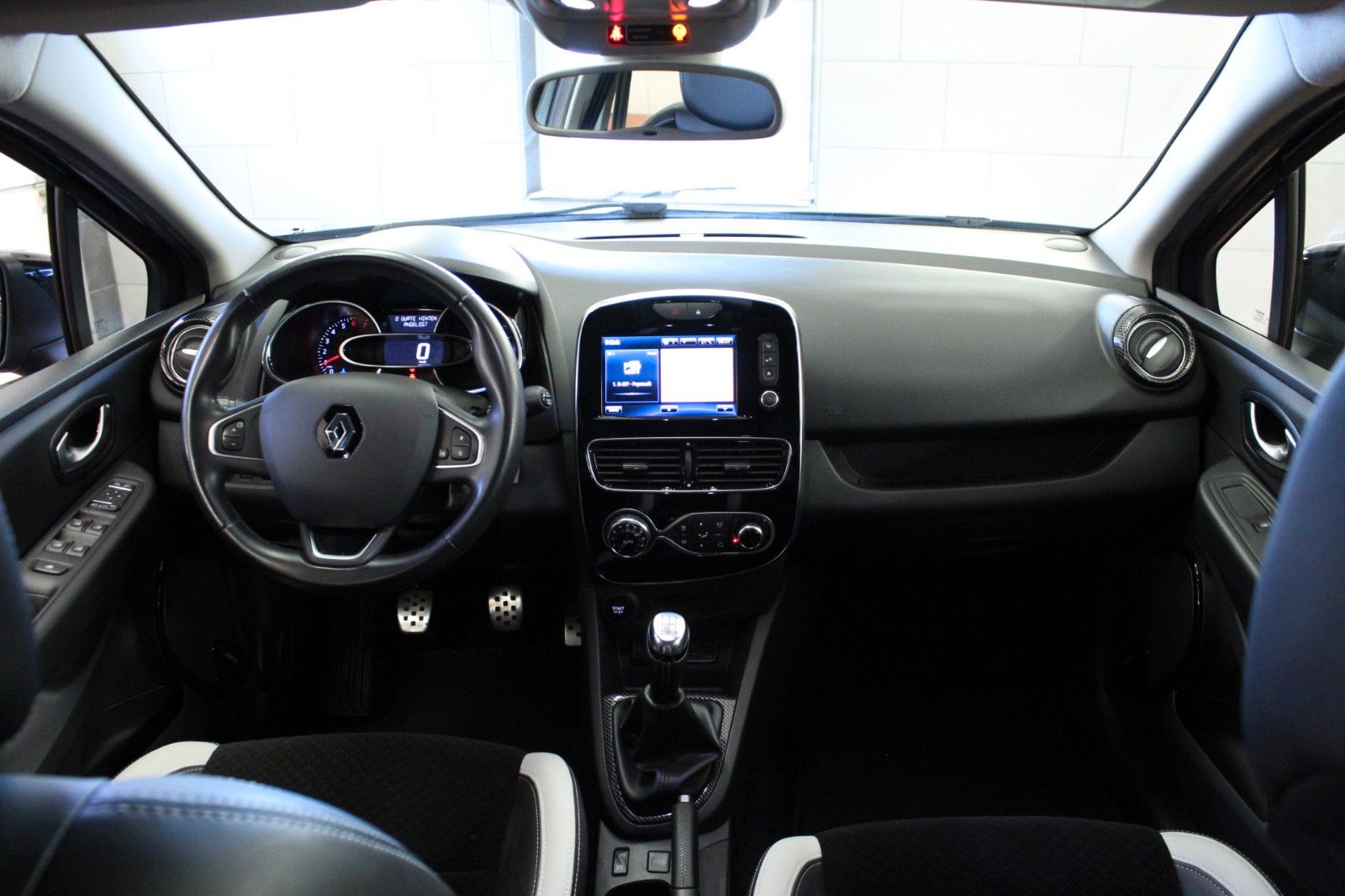 Fahrzeugabbildung Renault Clio TCe 90 BOSE Edition*R-Link*Sitzhzg*