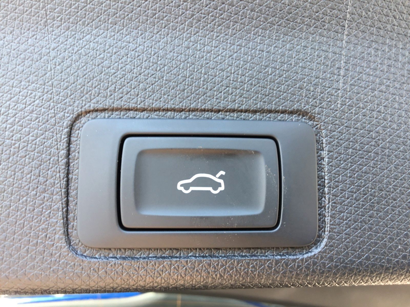 Fahrzeugabbildung CUPRA Terramar 1.5 eTSI DSG+AHK+360°+Headup+ACC