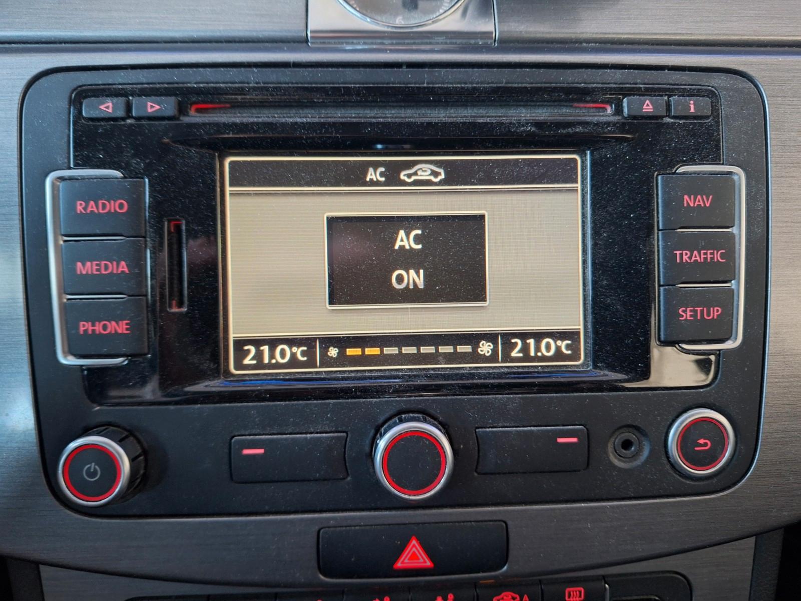 Volkswagen Passat 2012 — photo 15