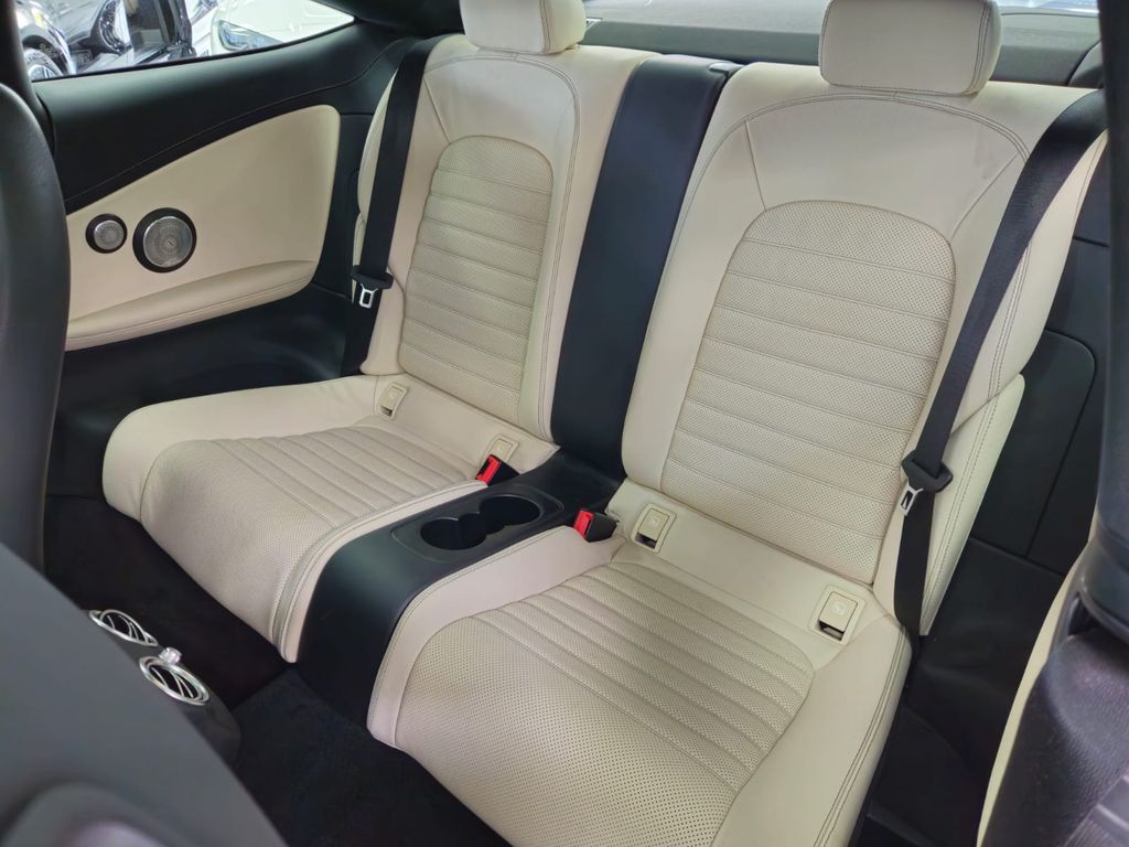 Mercedes-Benz C 300 Coupe AMG*PANO*BURM*HUD*DISTR*STHZG*360°