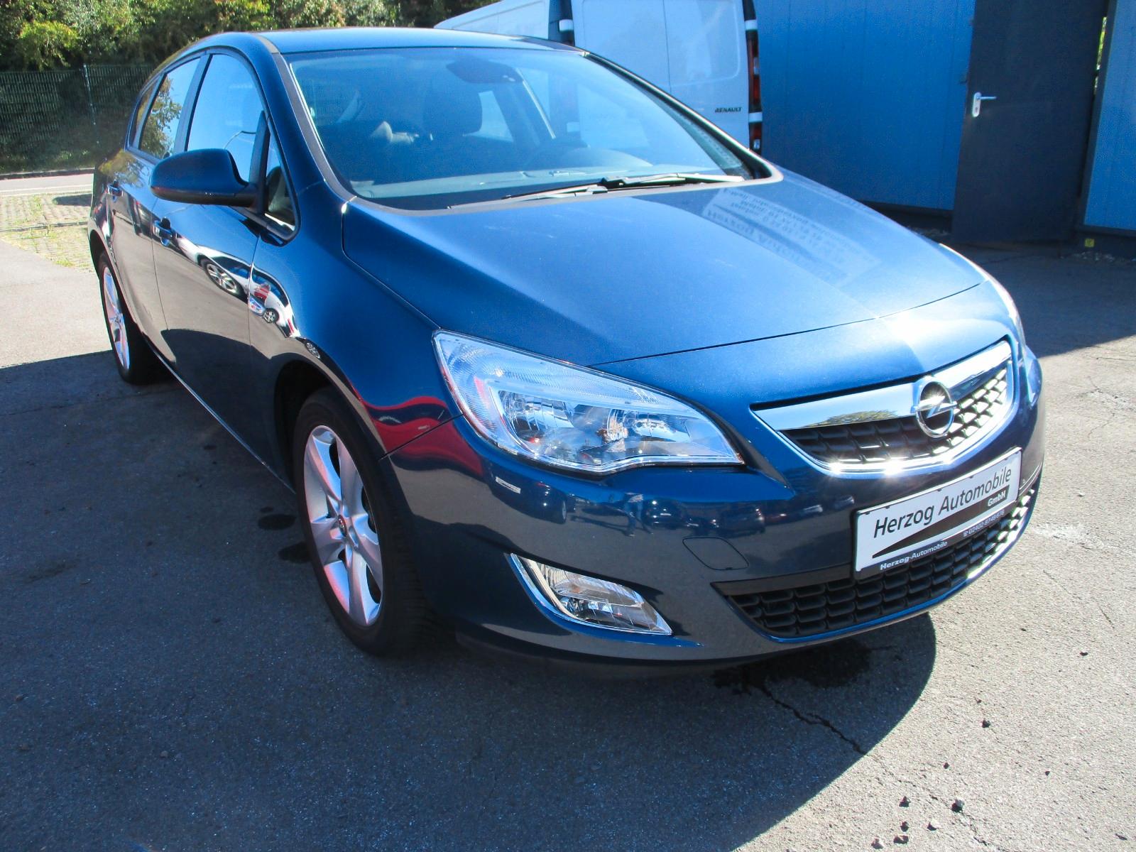 Opel Astra J Lim. 5-trg. Edition