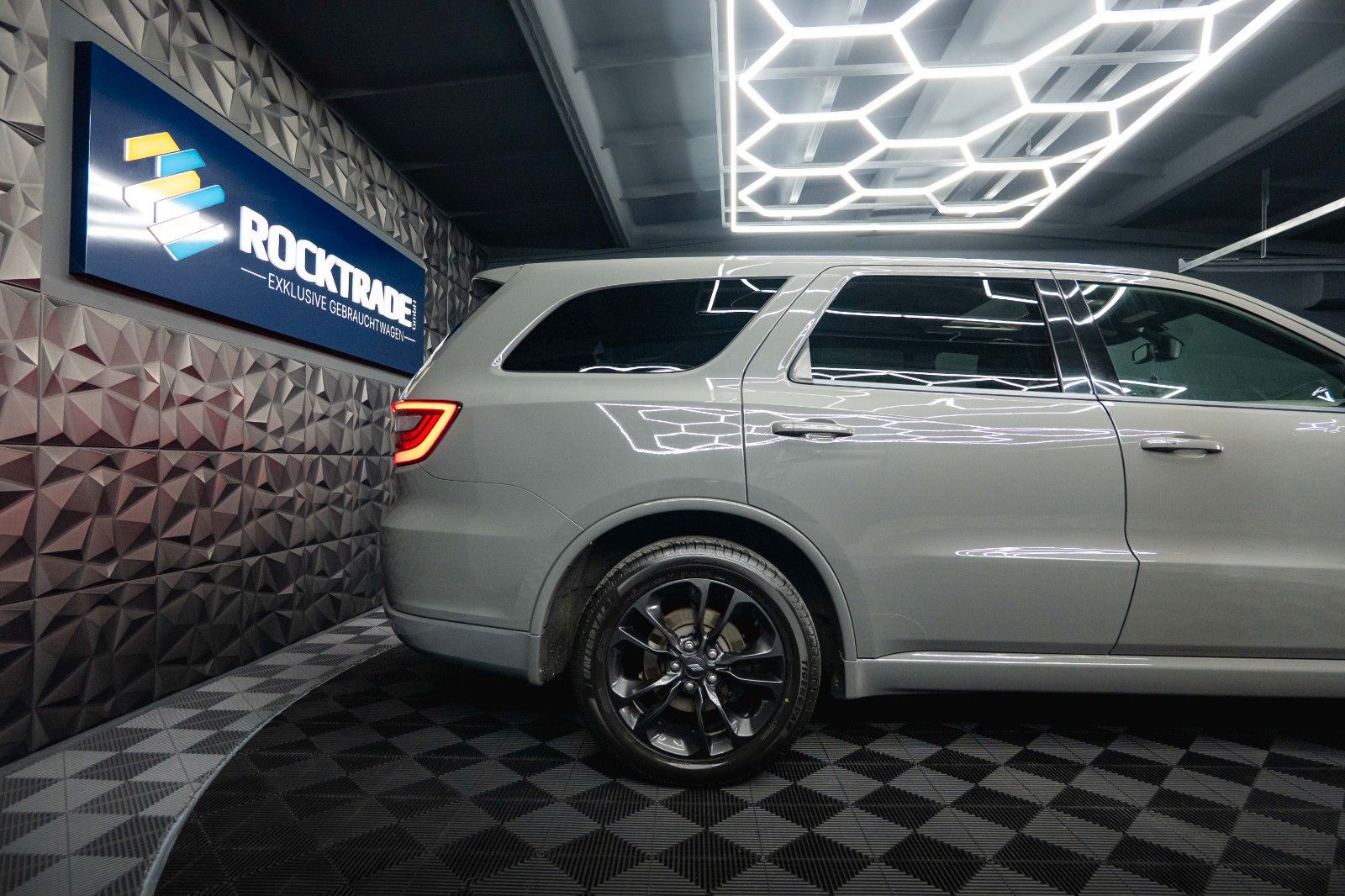 Fahrzeugabbildung Dodge Durango 5.7 V8 R/T SRT 4x4 Night-Paket Modell 22