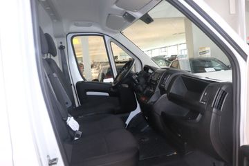 Fotografie des Opel Movano 2.2 D L3H2 2WD Edition