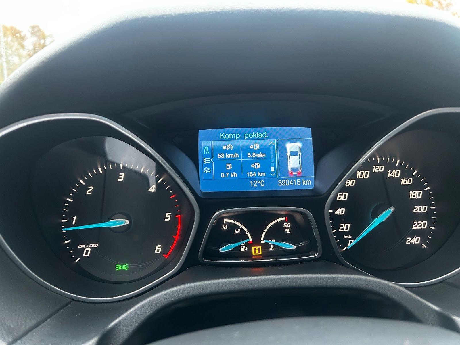 Ford Focus 2011 — photo 9