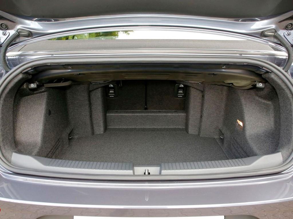 Volkswagen T-Roc 6