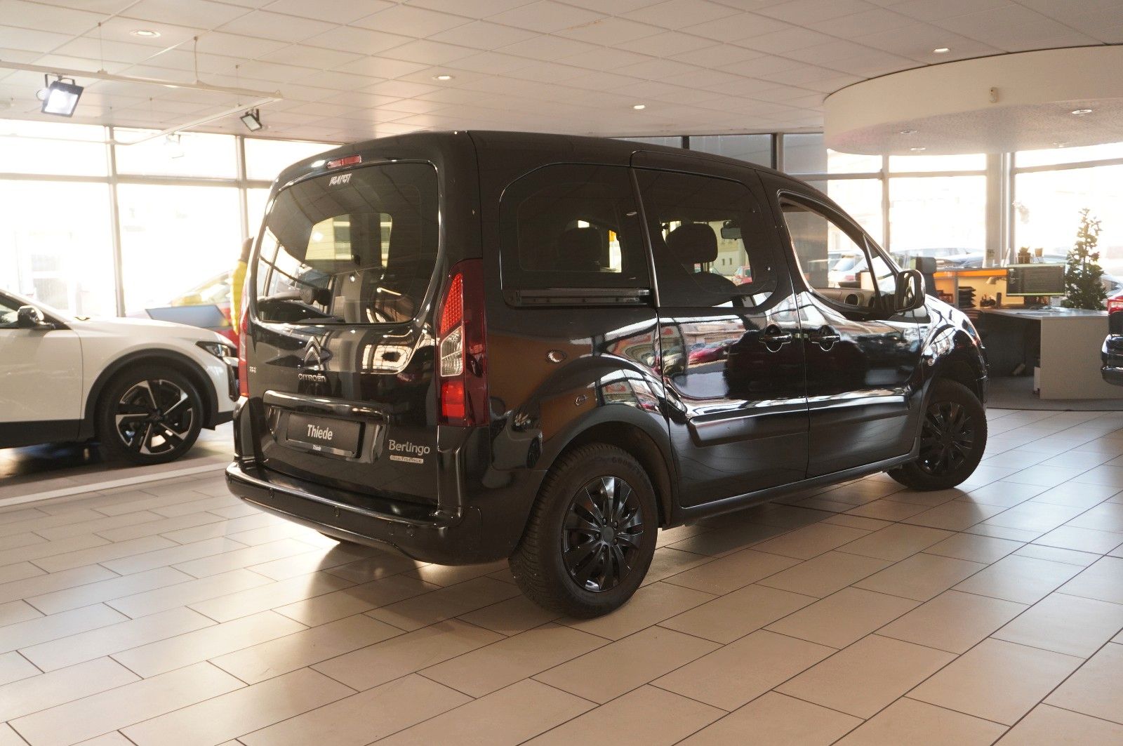 Fahrzeugabbildung Citroën Berlingo Kombi 1.6 HDI SELECTION 5-SITZ KLIMA/SH