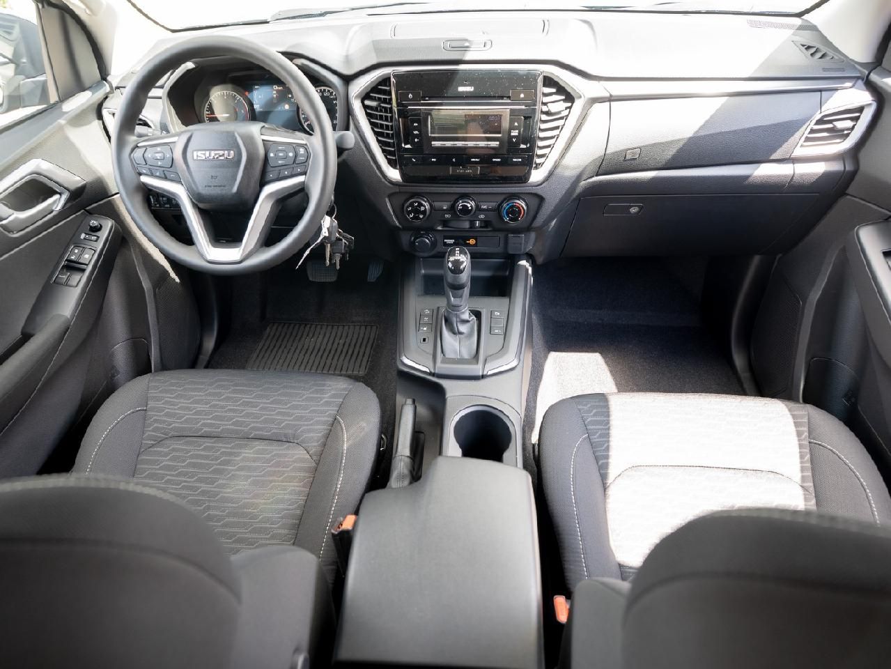 Fahrzeugabbildung Isuzu D-Max Space Cab LS PEPEC Umbau