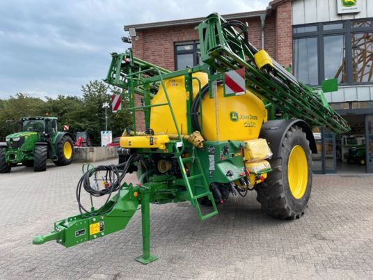 John Deere M740i