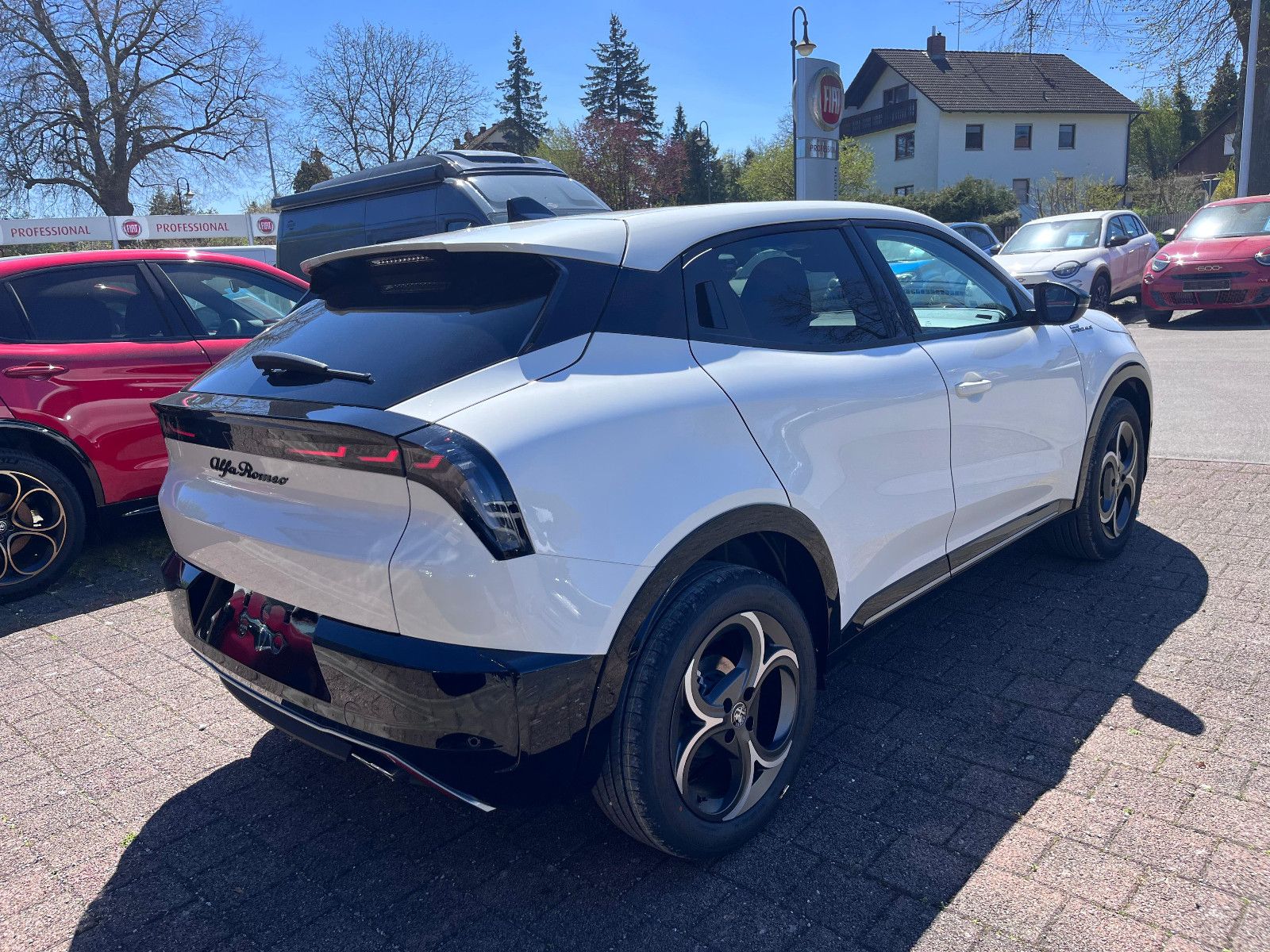Fahrzeugabbildung Alfa Romeo Junior Ibrida 1.2 VGT -Hybrid 107 Sport Speciale