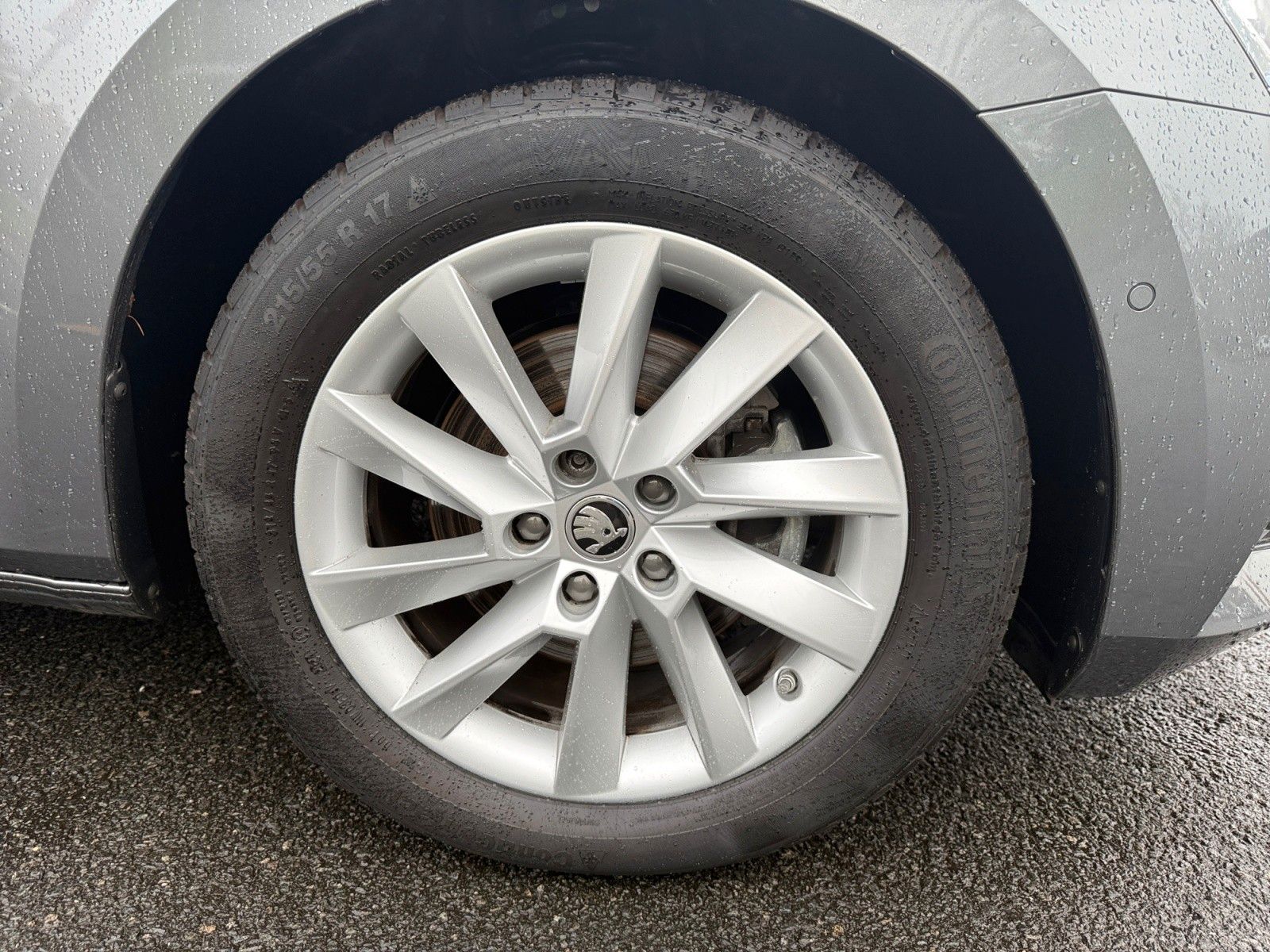 Superb Combi 2,0 TDI DSG Style Matrix Kamera ACC