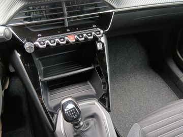 Peugeot 2008 - 12