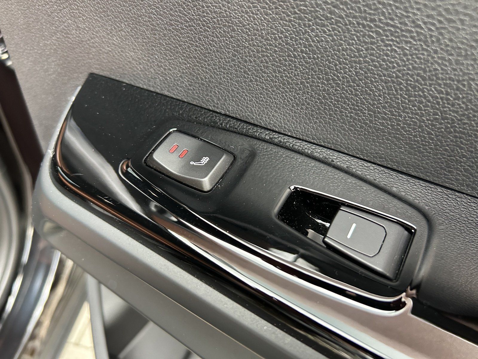 Fahrzeugabbildung Ssangyong Torres 1.5 T-GDI FOREST EDITION Aut./CAM/LED/ACC