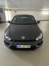 Volkswagen Scirocco 2.0 TSI DSG R R - Volkswagen Scirocco mit Benzin-Antrieb: Coupé, 2.0