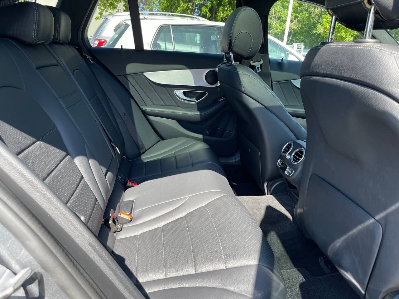 Fahrzeugabbildung Mercedes-Benz C 250 CGI T AMG*Panorama*Totwinkel*AHK*Kamera*