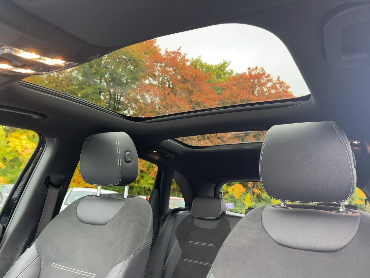 Fahrzeugabbildung Mercedes-Benz B 250 e AMG/Night/Pano/Kamera/LED/18''