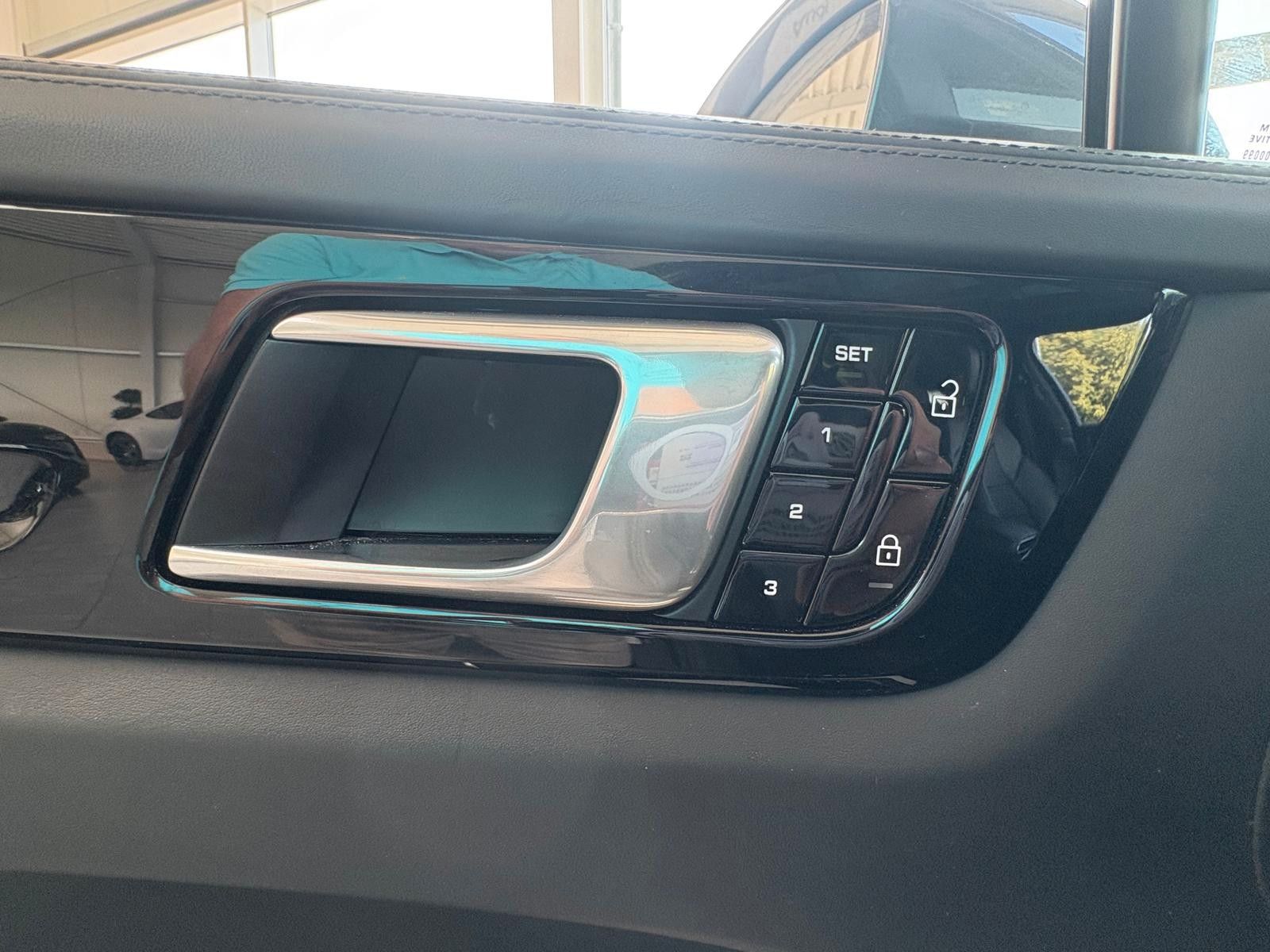 Fahrzeugabbildung Porsche Cayenne, pano, luft volleder ahk,21 zoll, stdhz
