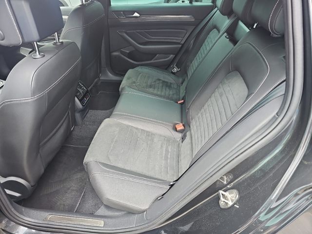 Fahrzeugabbildung Volkswagen Passat Variant ELEGANCE 2,0 TSI DSG KLIMA LED NA