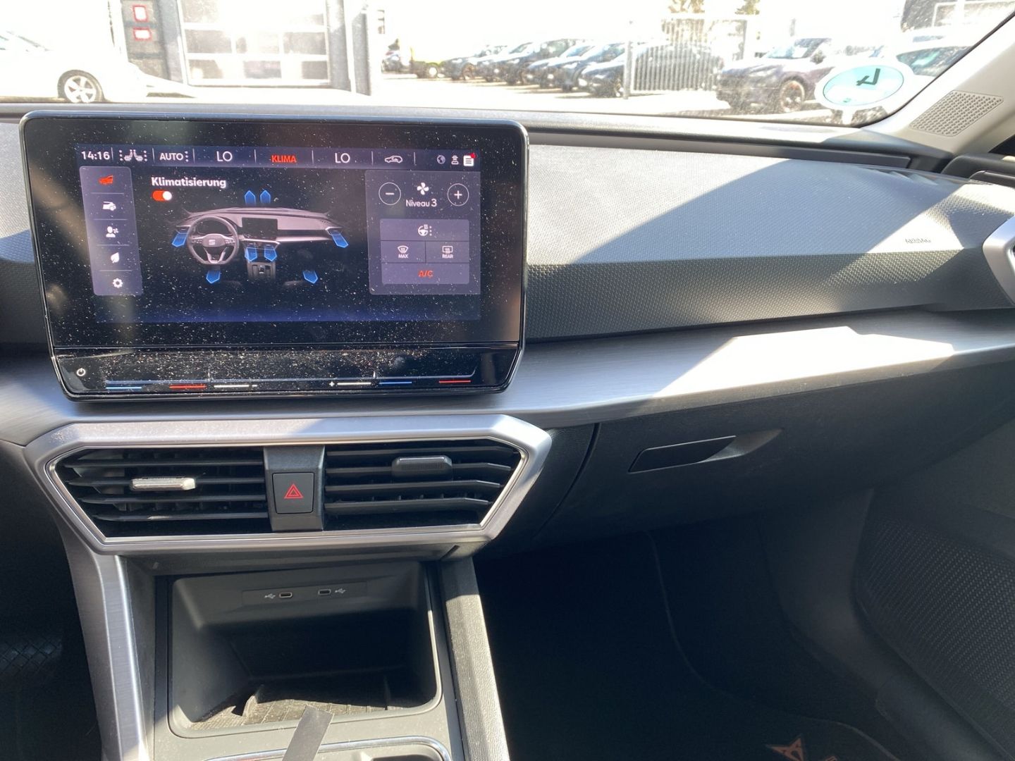 Fahrzeugabbildung SEAT Leon Sportstourer FR 2.0 TDI EU6d Navi Digitales