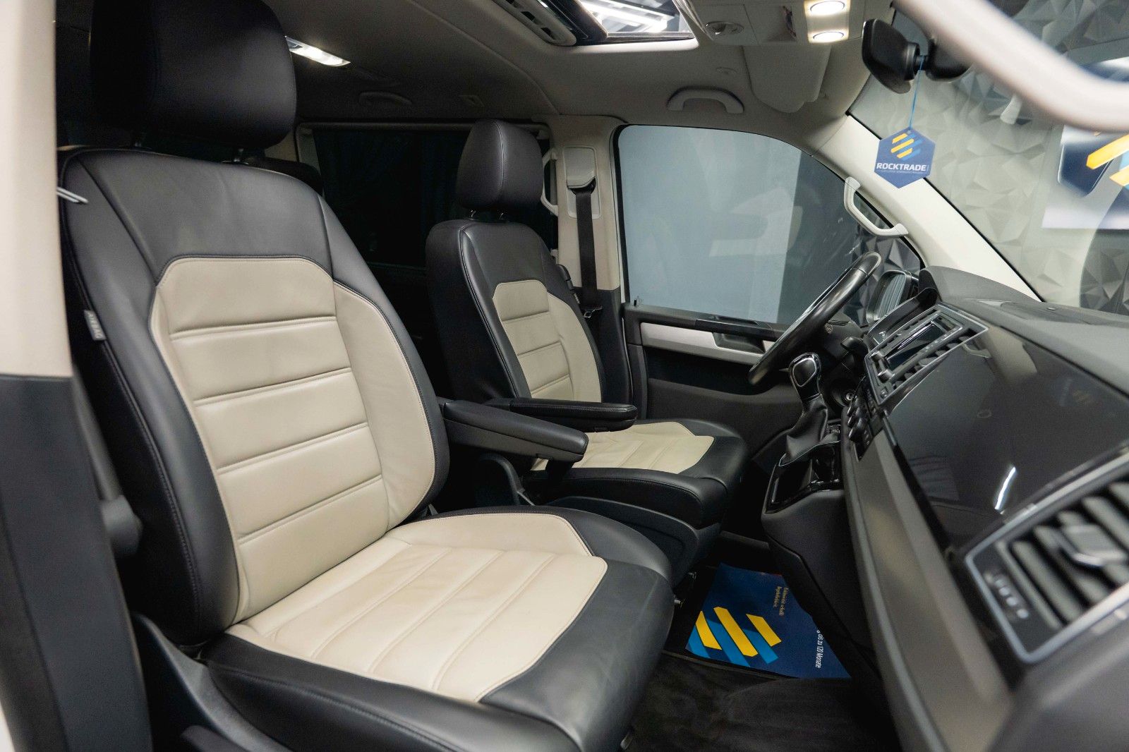 Fahrzeugabbildung Volkswagen T6 Multivan 2.0TDI DSG Edition 30 4Motion ACC