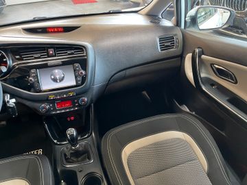 Kia Cee'd *1.HAND*NAVI*TEMPO*KAMERA*LKHZ*