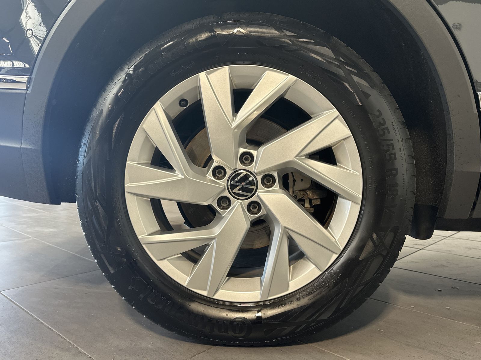 Fahrzeugabbildung Volkswagen Tiguan Elegance eHybrid NAV+IQ-LIGHT+AHK+HEAD-UP