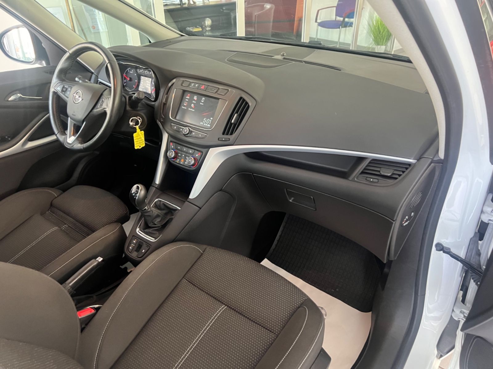 Fahrzeugabbildung Opel Zafira C Edition* Standheizung