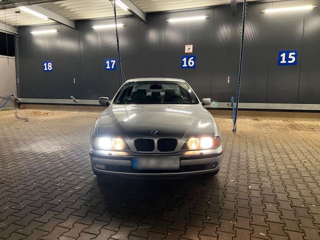 BMW 528i E39