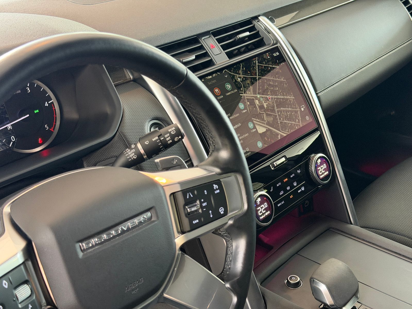 Fahrzeugabbildung Land Rover Discovery 5 R-Dynamic SE AWD/7-SITZER/360''KAM