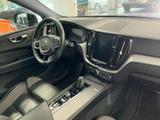 Volvo XC60 B4 RDesign AWD Autom Navi AHK im Eingang !! - Volvo XC60: R