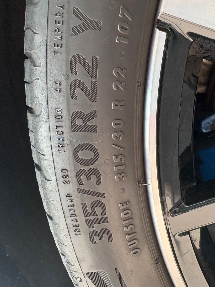 Fahrzeugabbildung BMW X5  M50D,SKYLOU;22,LASER,HUD,PANO;