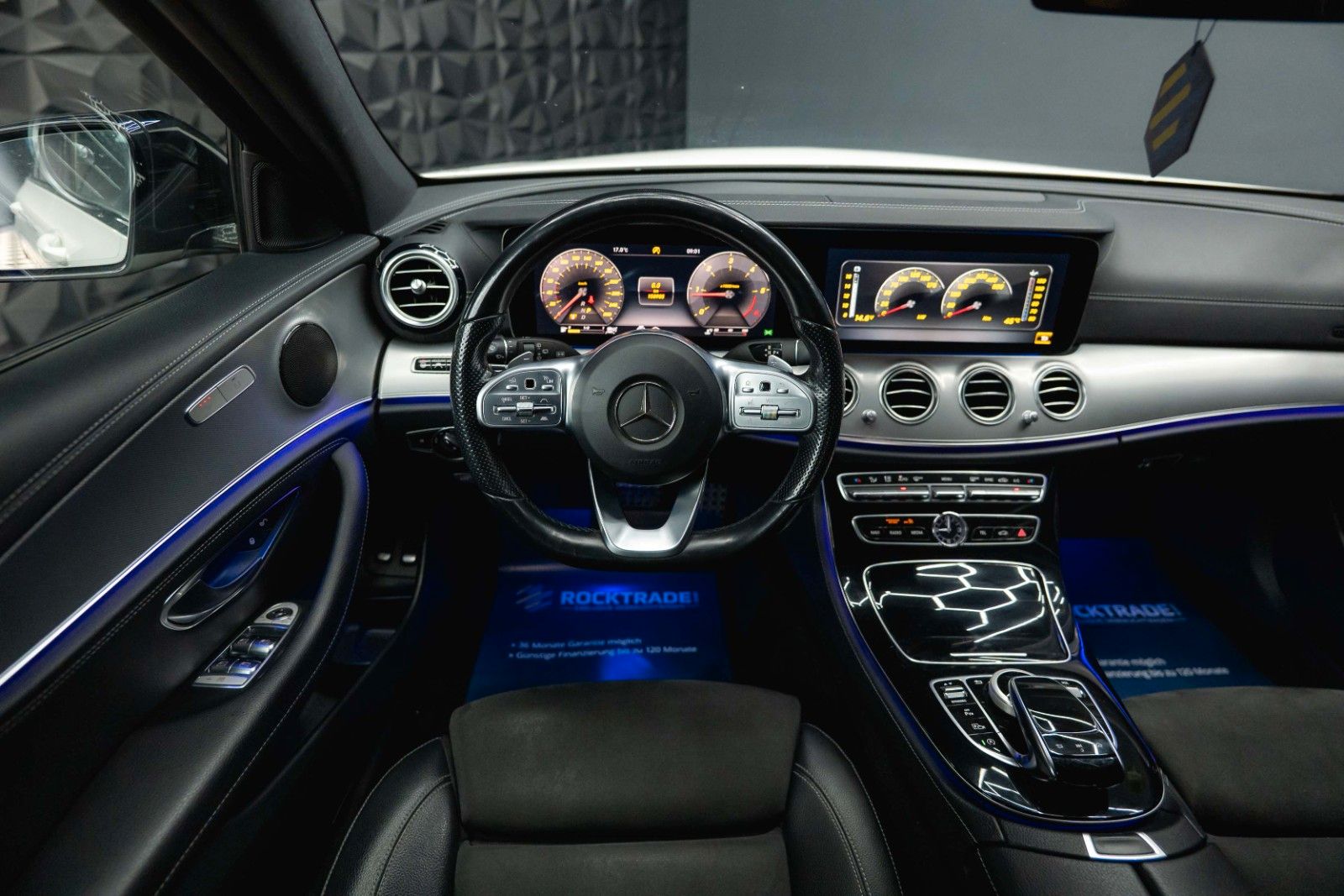 Fahrzeugabbildung Mercedes-Benz E 220d AMG Night-Paket | ACC | LED | Widescreen