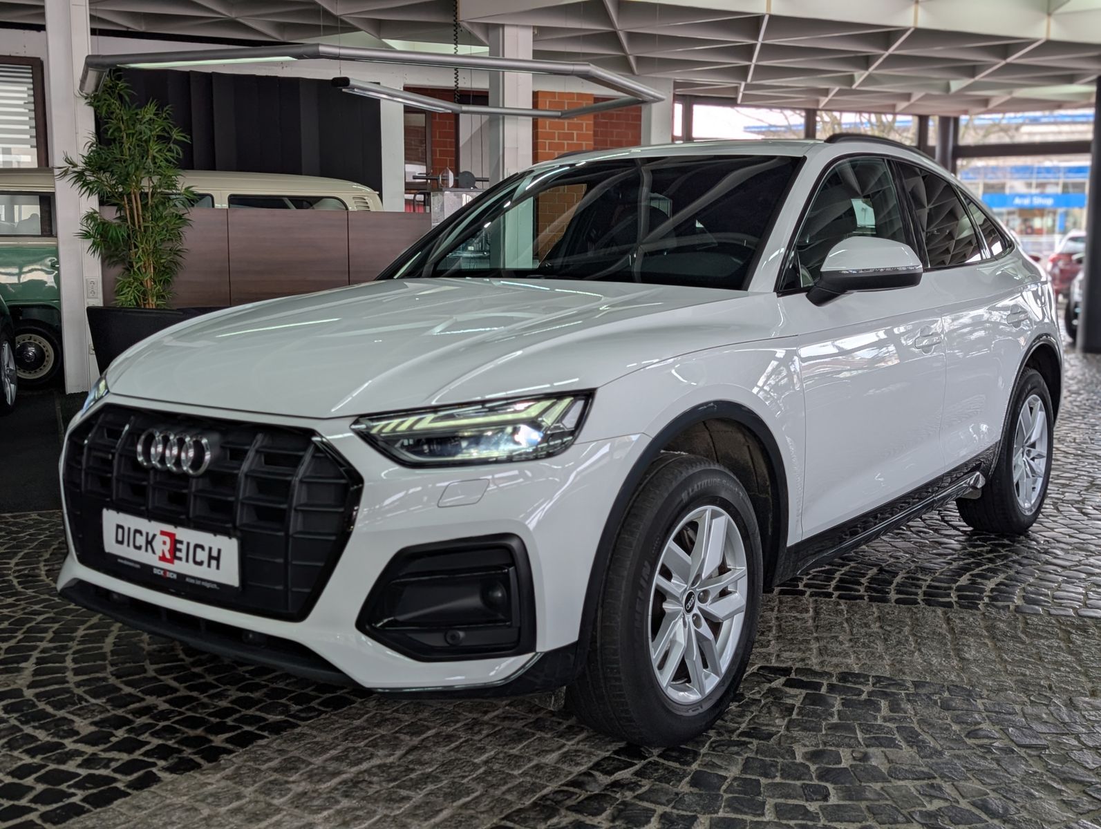 Fahrzeugabbildung Audi Q5 50 TFSIe quattro Sportback AHK MATRIX ACC APP