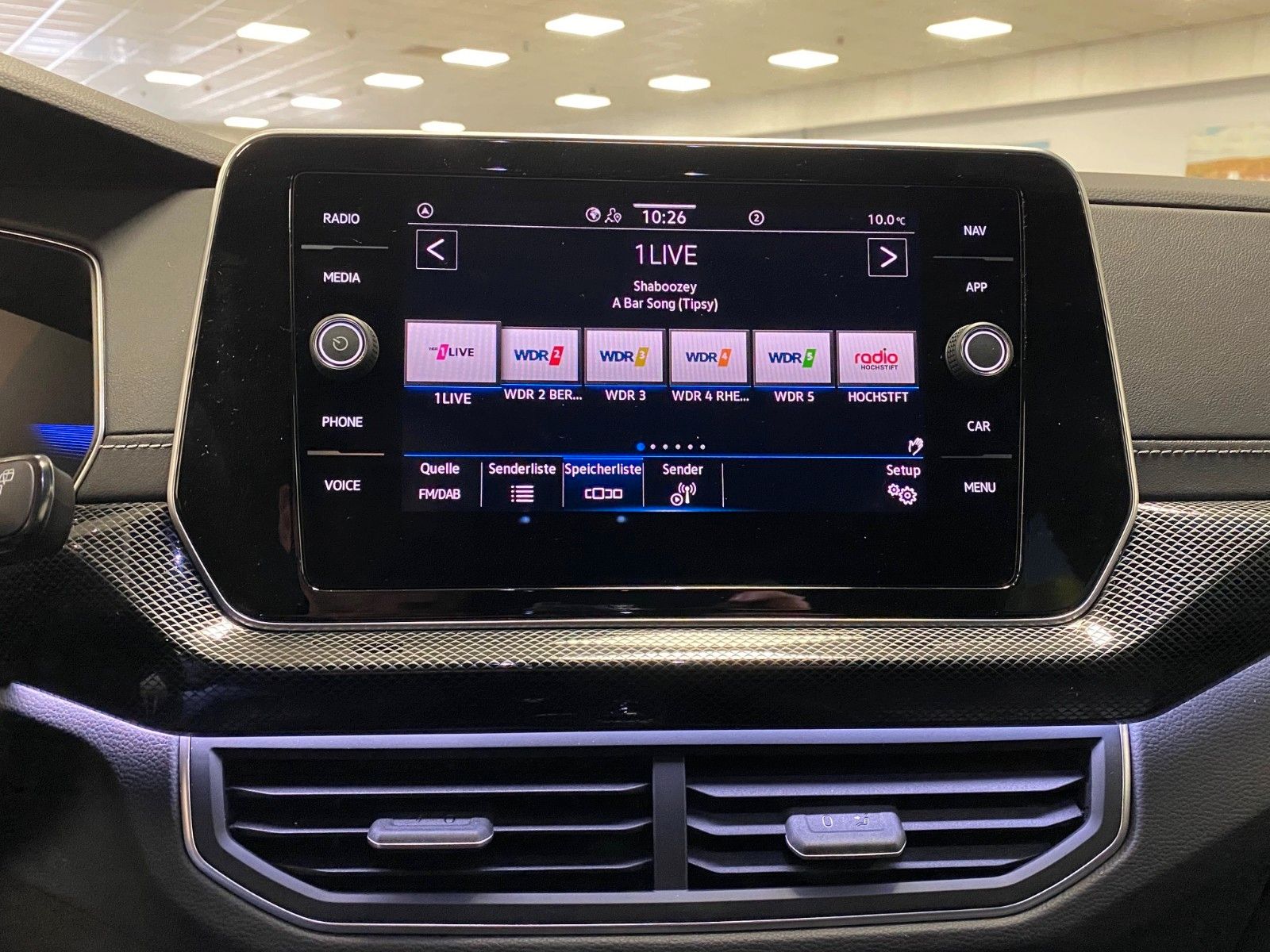 Fahrzeugabbildung Volkswagen T-Cross 1.0 TSI DSG R-Line+NAVIGATION+MATRIX+ACC