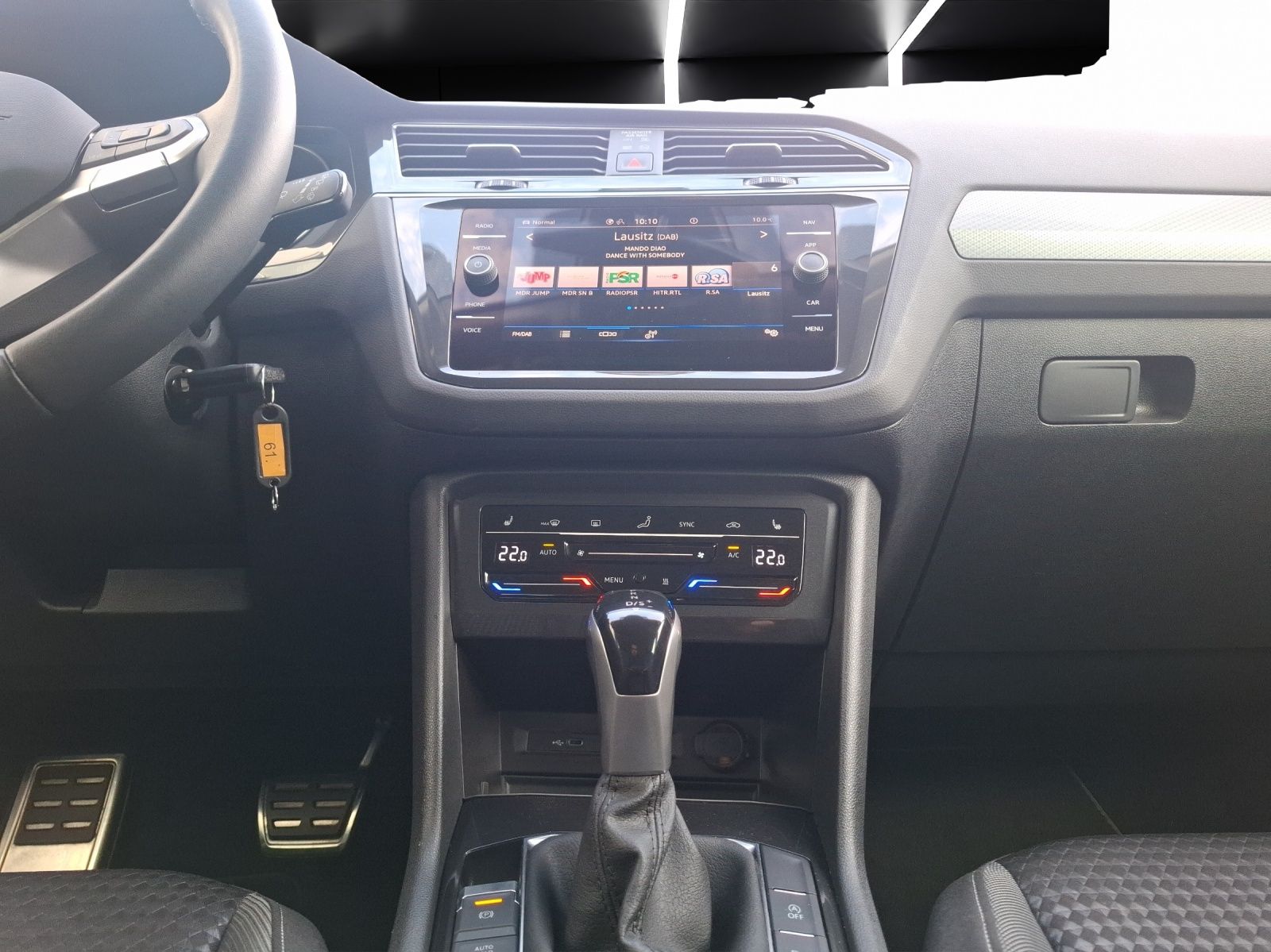 Fahrzeugabbildung Volkswagen Tiguan TDI Active DSG Standhzg Matrix Navi ACC P