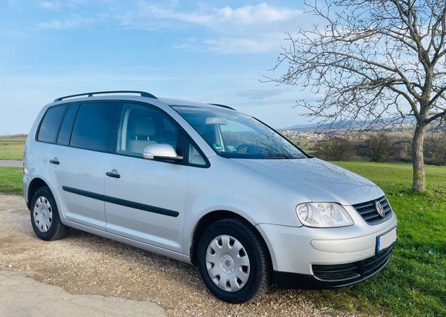 Volkswagen Touran 1.6 Basis | 7 Sitzer | TÜV NEU