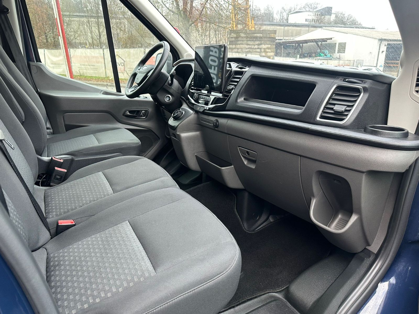 Fahrzeugabbildung Ford Transit E 390 L3H2 *KeyFree*NAVI*HOLZBODEN