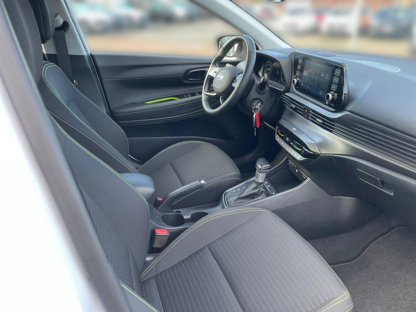 Fahrzeugabbildung Hyundai i20 1.0T Mild-Hybrid Intro Allwetter Sitzheizung