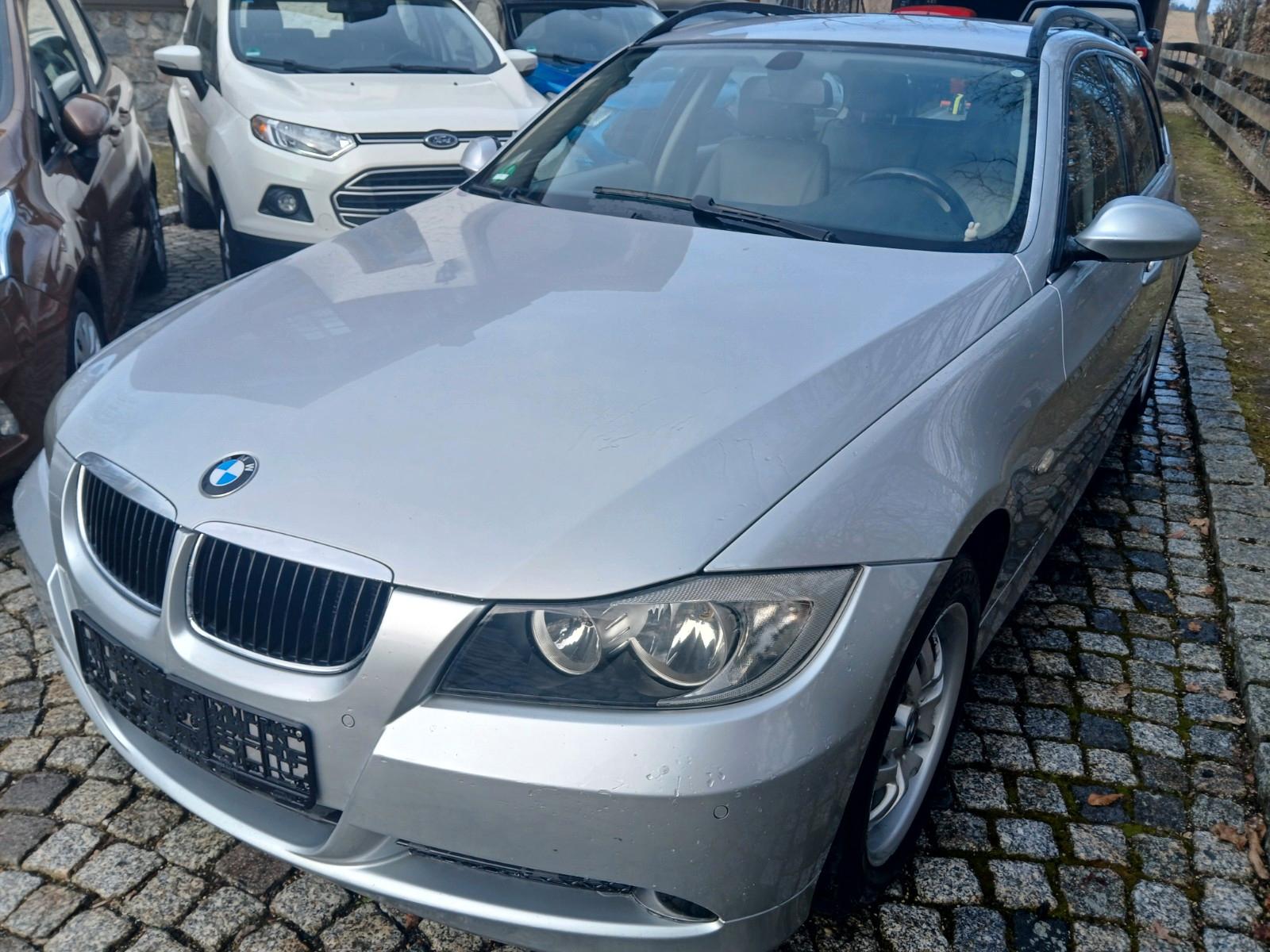 BMW 325i touring Automatik KLIMAAUTOMATIK+TEMPOMAT