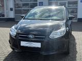 Ford Focus Lim. 1.6L | Sitzhz | TÜV + Service NEU | - Ford Focus mit Benzin-Antrieb: Limousine, 1.6