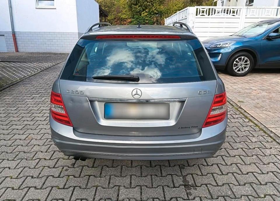 Mercedes-Benz C200 2011 — interior