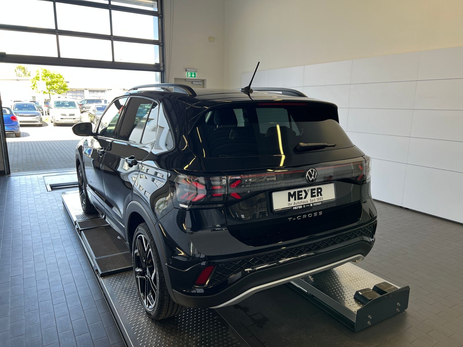 Fahrzeugabbildung Volkswagen T-Cross R-Line 1.5 TSI DSG *AHK,IQ.LIGHT,ACC,App