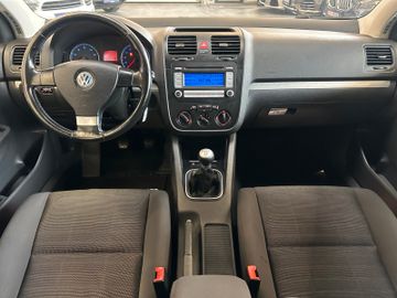 Volkswagen Golf V Lim. Tour *KLIMA*SZHZ*TEMPOMAT*AHK*