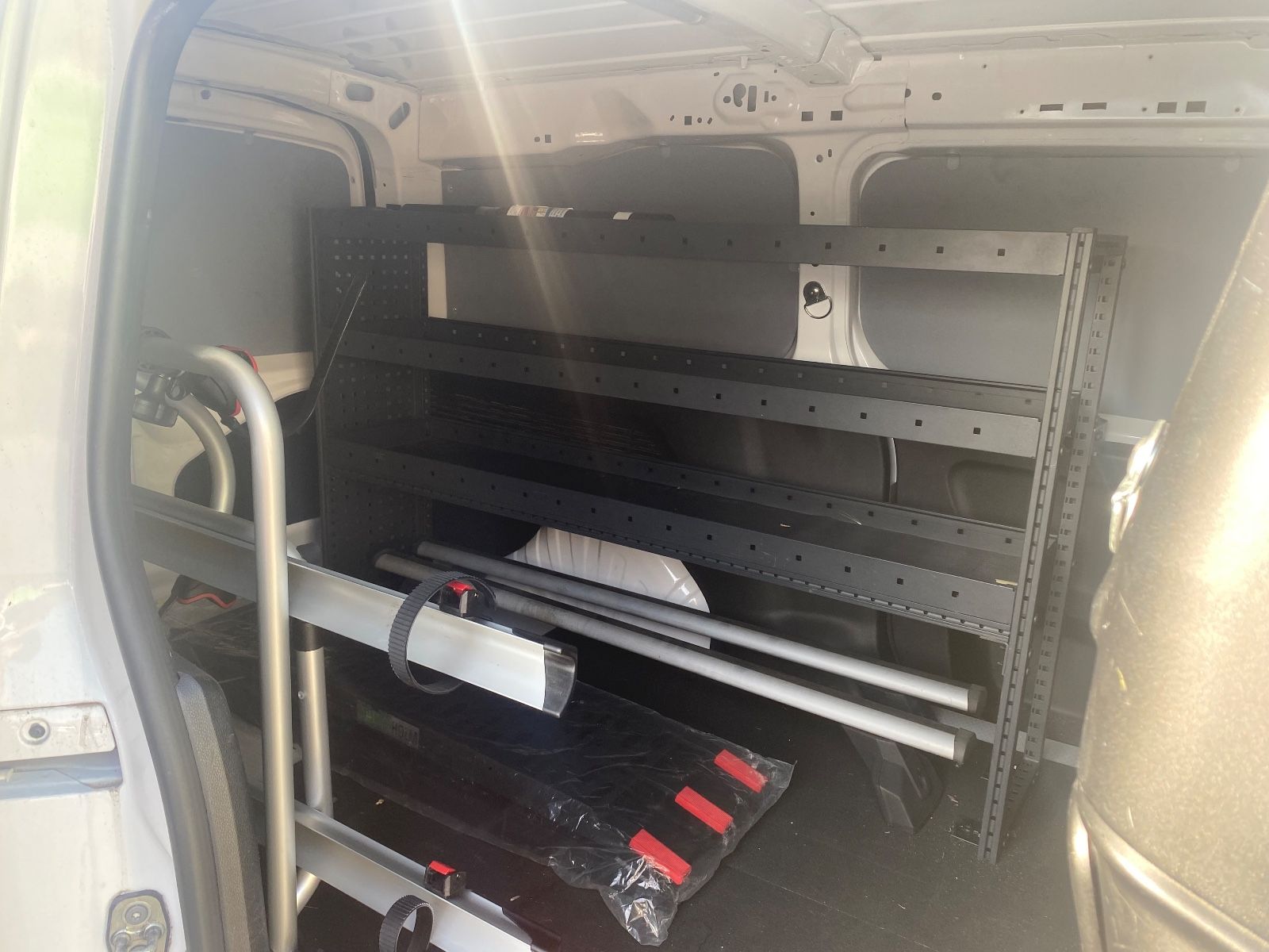 Fahrzeugabbildung Peugeot Partner Premium L2,SHZ,PDC,Regal,Fahrradhalter