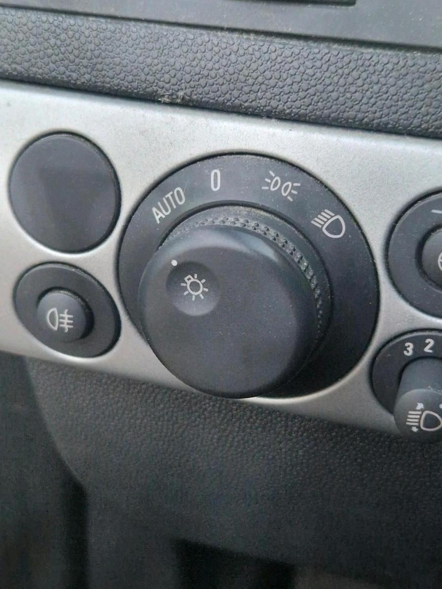 Opel Astra 2009 — photo 11